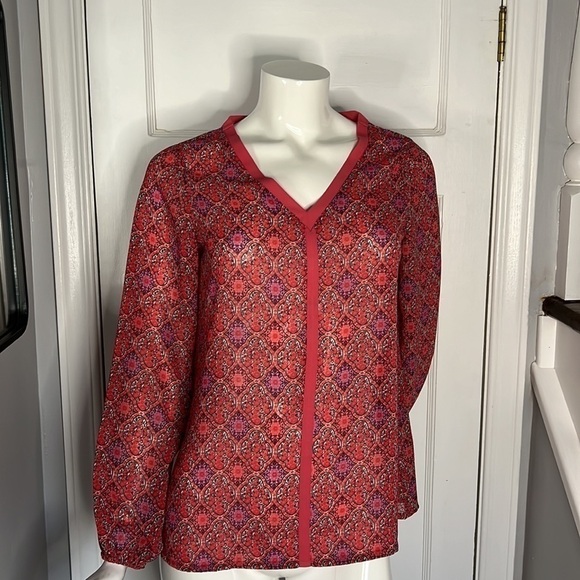 Woman’s Size Small Lightweight Sheer Blouse. Office, V Neck - Picture 3 of 9